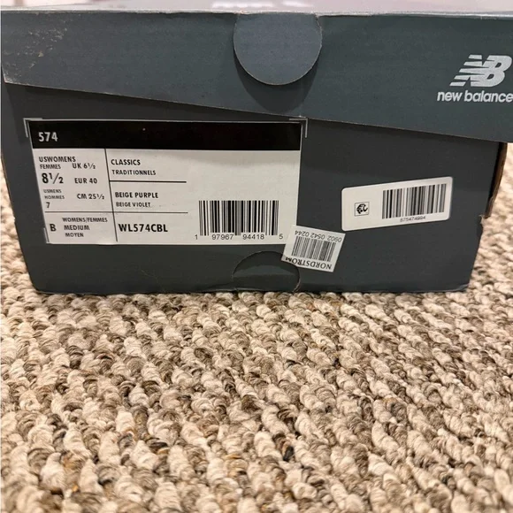 New Balance Beige and Violet Blue Classics Women’s Sneakers (8.5) Like New - Picture 2 of 13